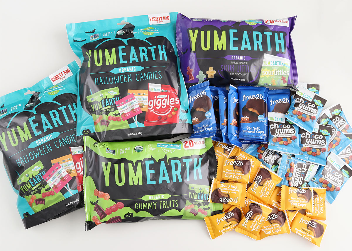 YumEarth and Free2b Halloween candy for the Teal Pumpkin Project